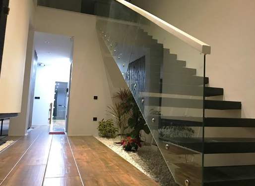 نصب نرده شیشه ای و هندریل شیشه ای